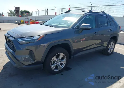 2023 Toyota Rav4 Xle z USA, uszkodzony, nr VIN 2T3W1RFV3PW247789